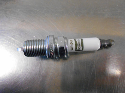 Champion Iridium Spark Plug Suitable For Various Ford Models - New Part