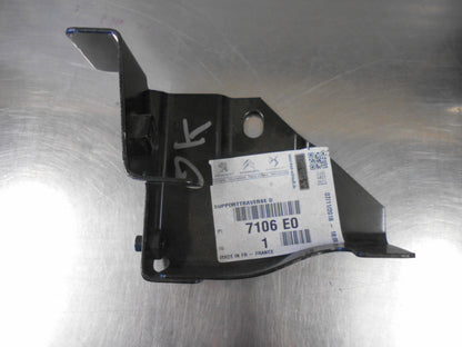 Citroen C4 Picasso Genuine Right Hand Crossmember Bracket New Part