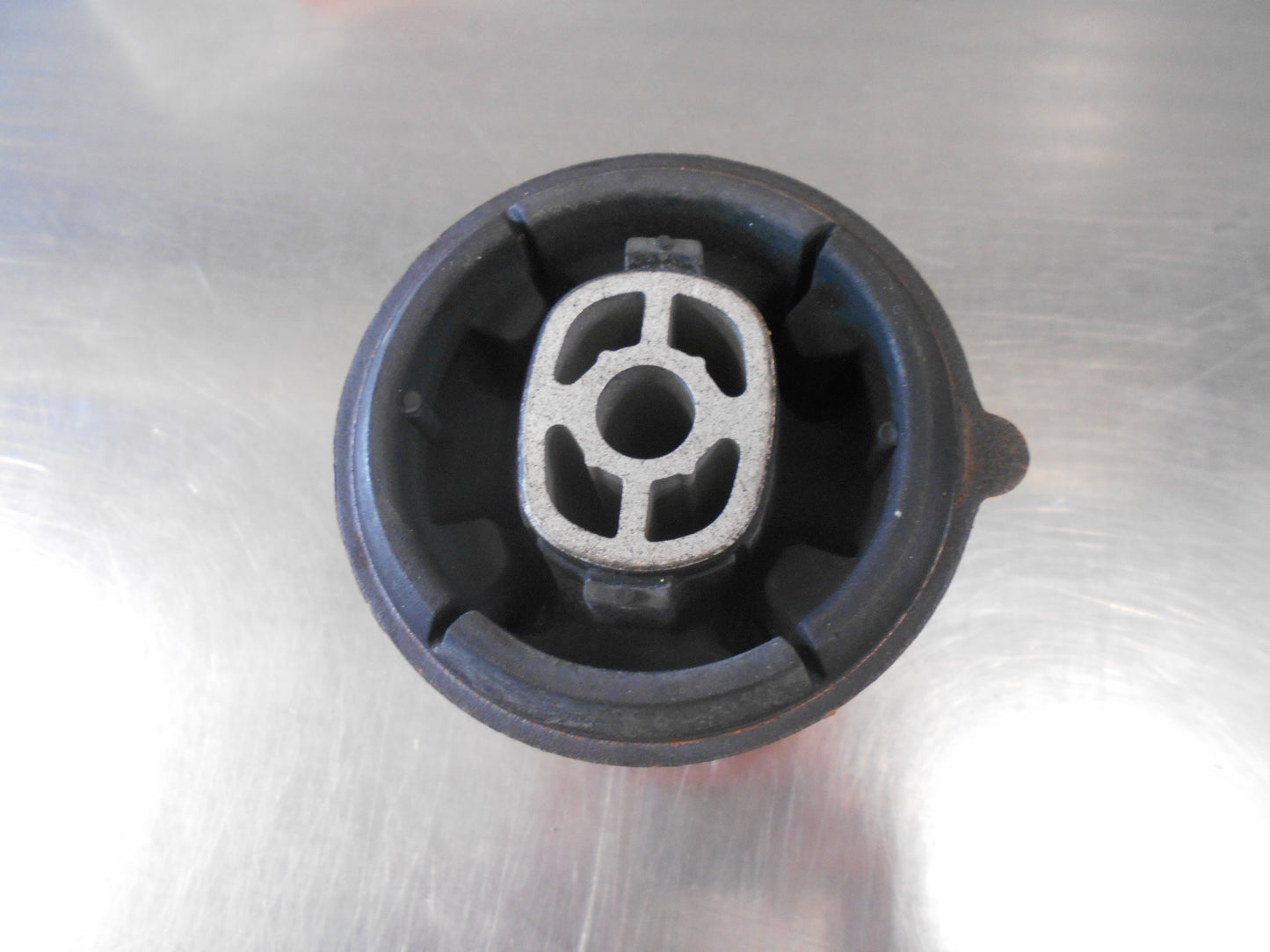 PEUGEOT 308/3008 Genuine Rear Hub Carrier Bushing New Part