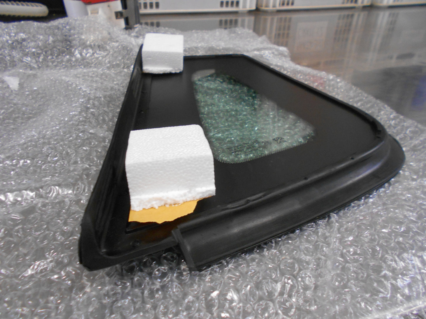 Peugeot 2008 Genuine Rear Right Quarter Window Glass New Part