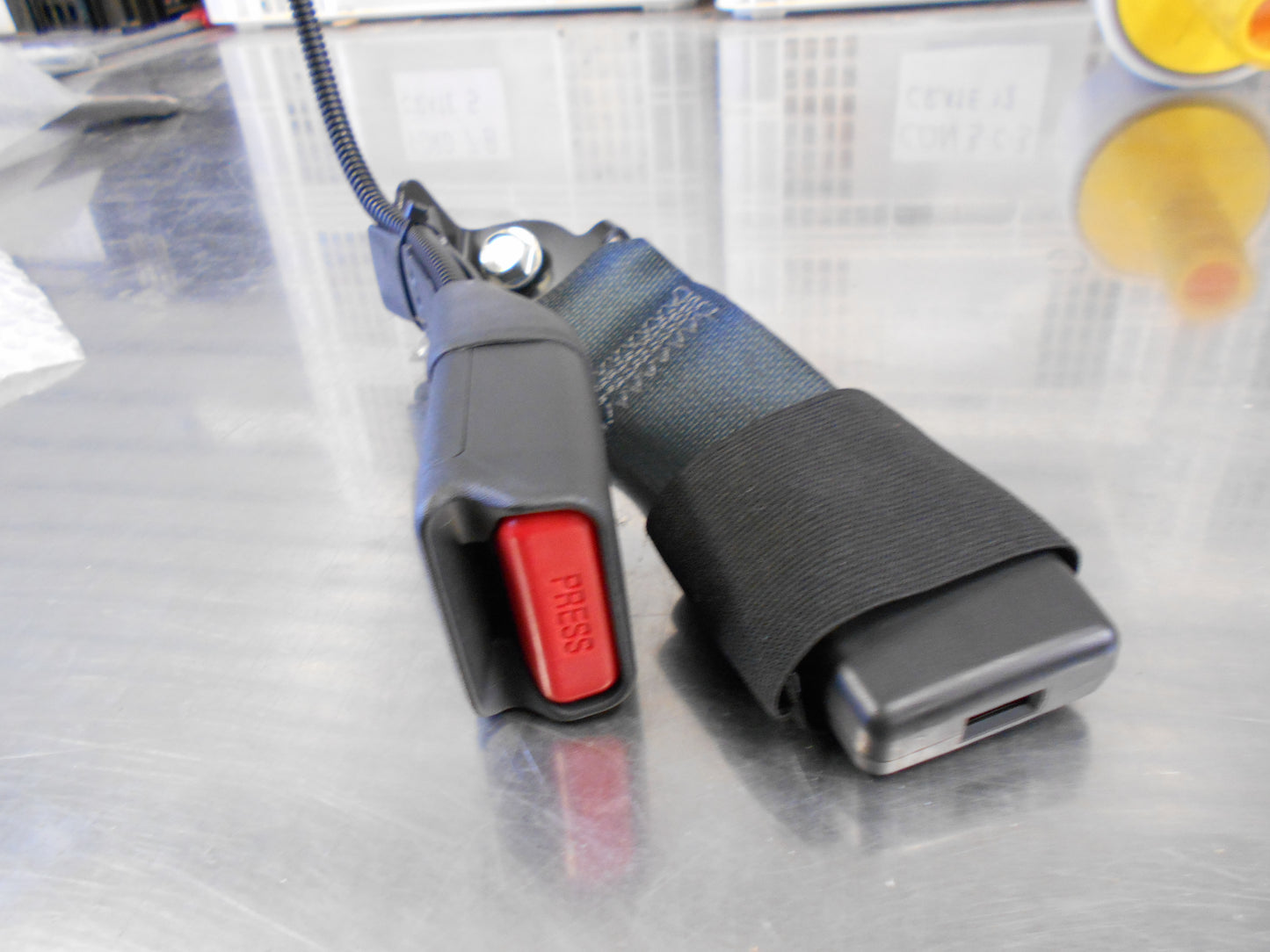 Honda Jazz Genuine Rear Right Inner Seat Belt Buckle New Part