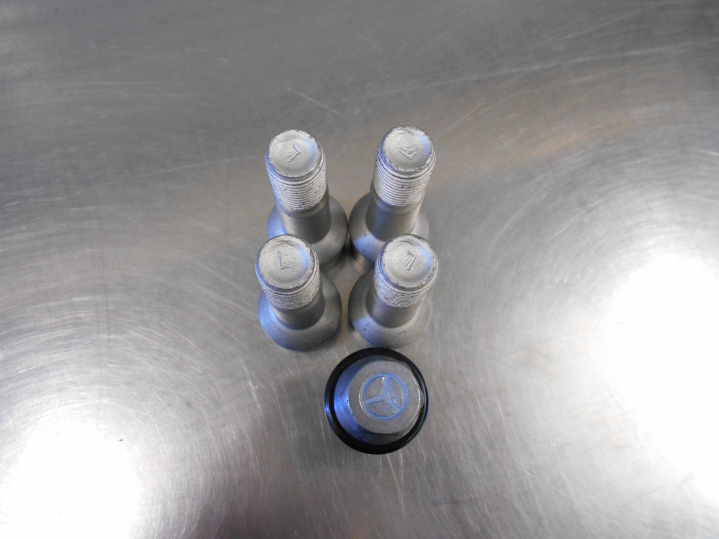 Mercedes Benz Genuine Locking Wheel Bolt Set New Part