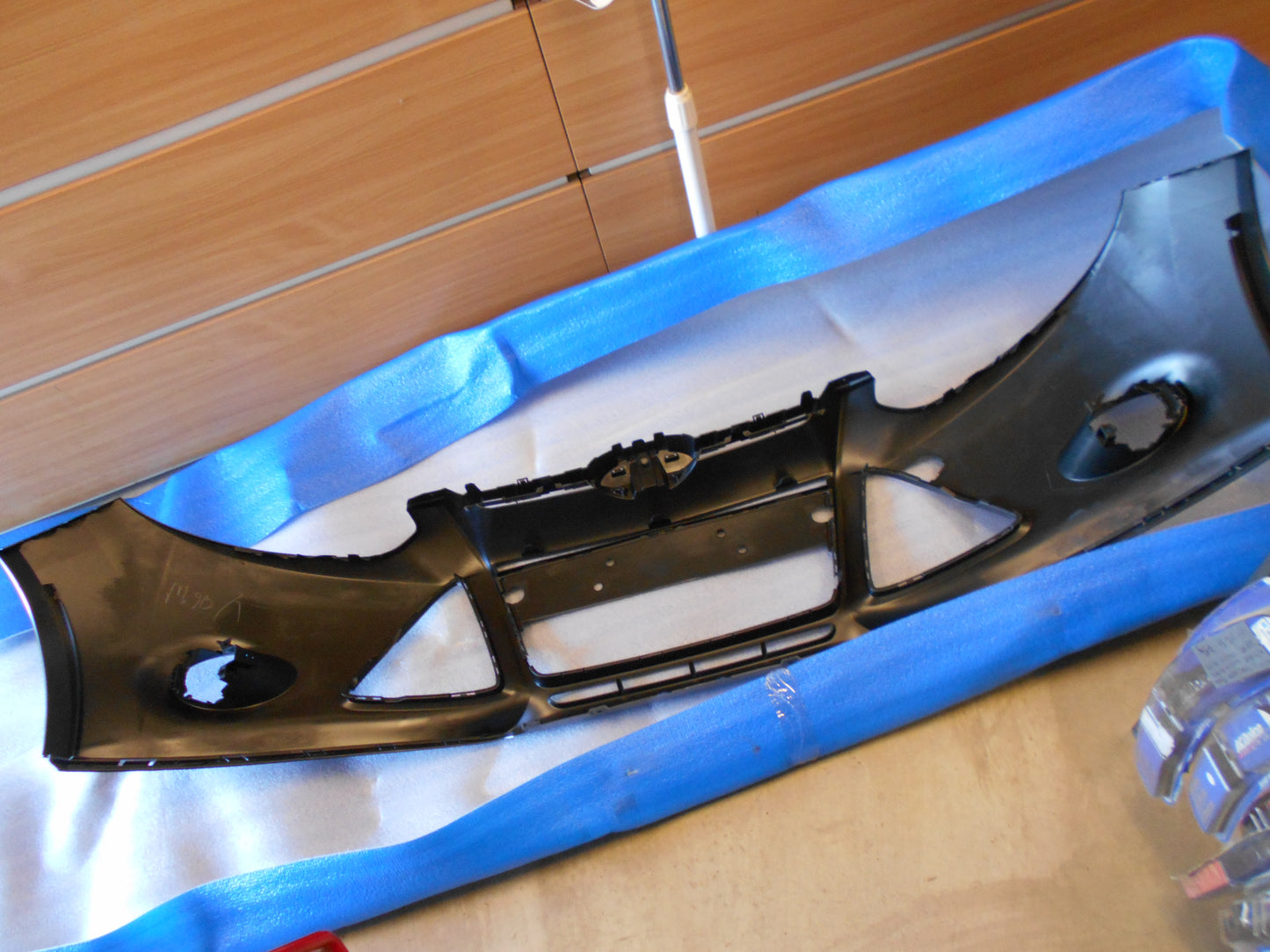 Ford Focus LW Genuine Front Bumper New Part