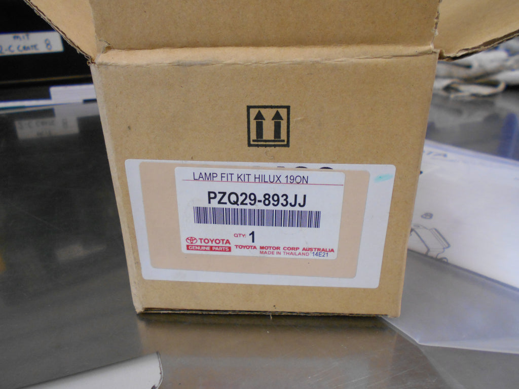 Toyota Hilux/Fortuner Genuine Light Bar Fitting Kit New Part Half