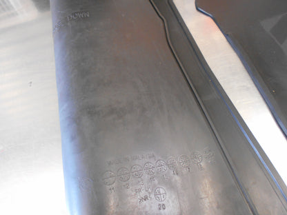 TOYOTA LAND CRUISER GENUINE FRONT RUBBER MATS NEW PART