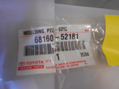 TOYOTA YARIS Genuine Right Hand Front Outer Weatherstrip Belt New Part
