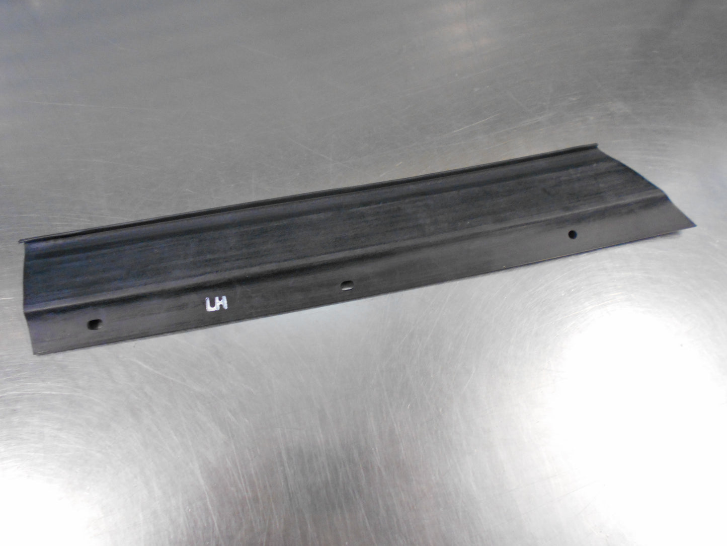 Isuzu D-Max Genuine Left Hand Bonnet Seal New Part