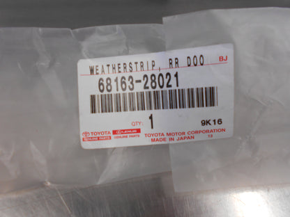 TOYOTA PREVIA, TARAGO Genuine Right Hand Rear Door Glass Weatherstrip New Part