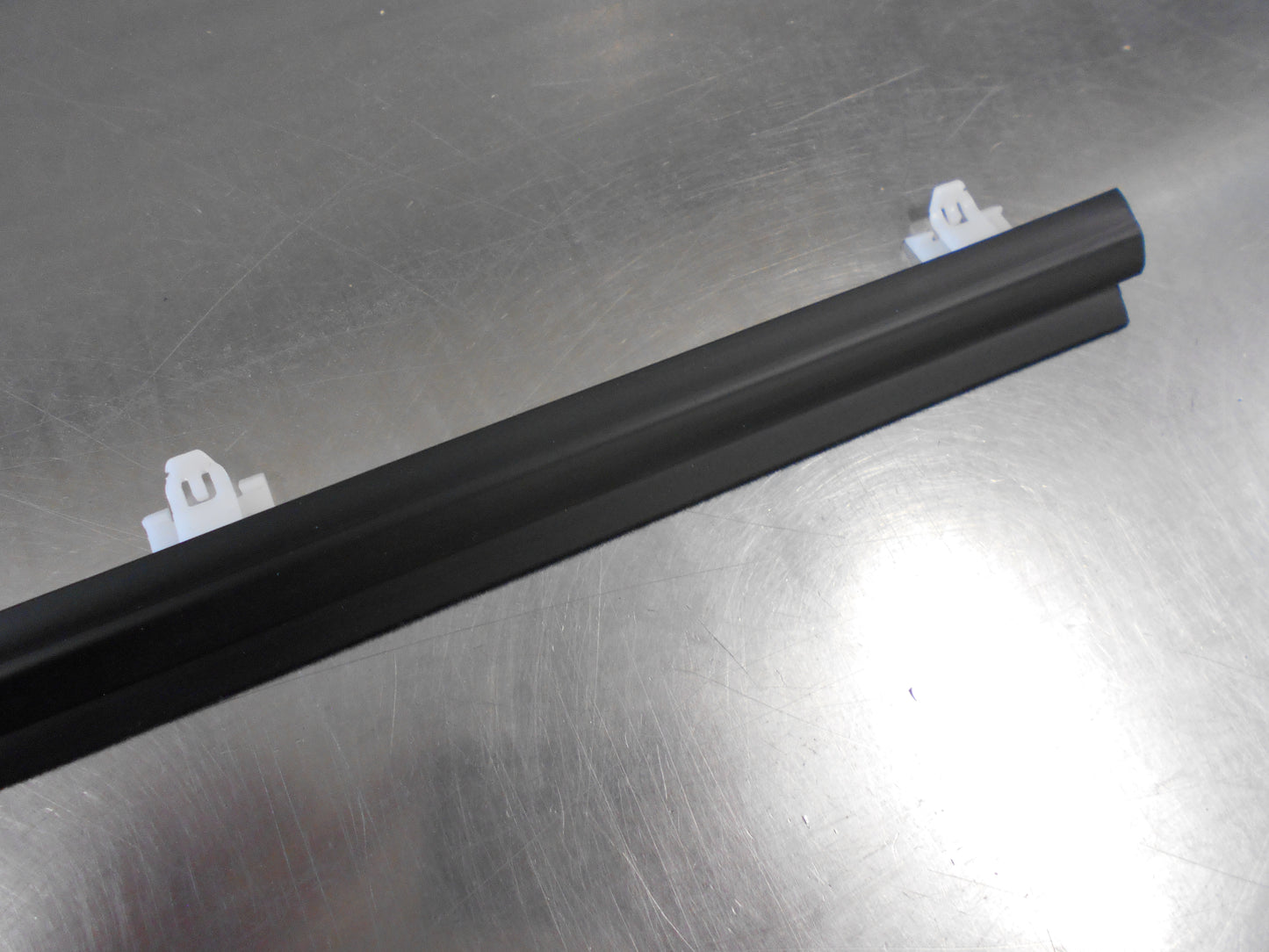 TOYOTA LAND CRUISER Genuine Left Hand Rear Door Glass Weatherstrip New Part
