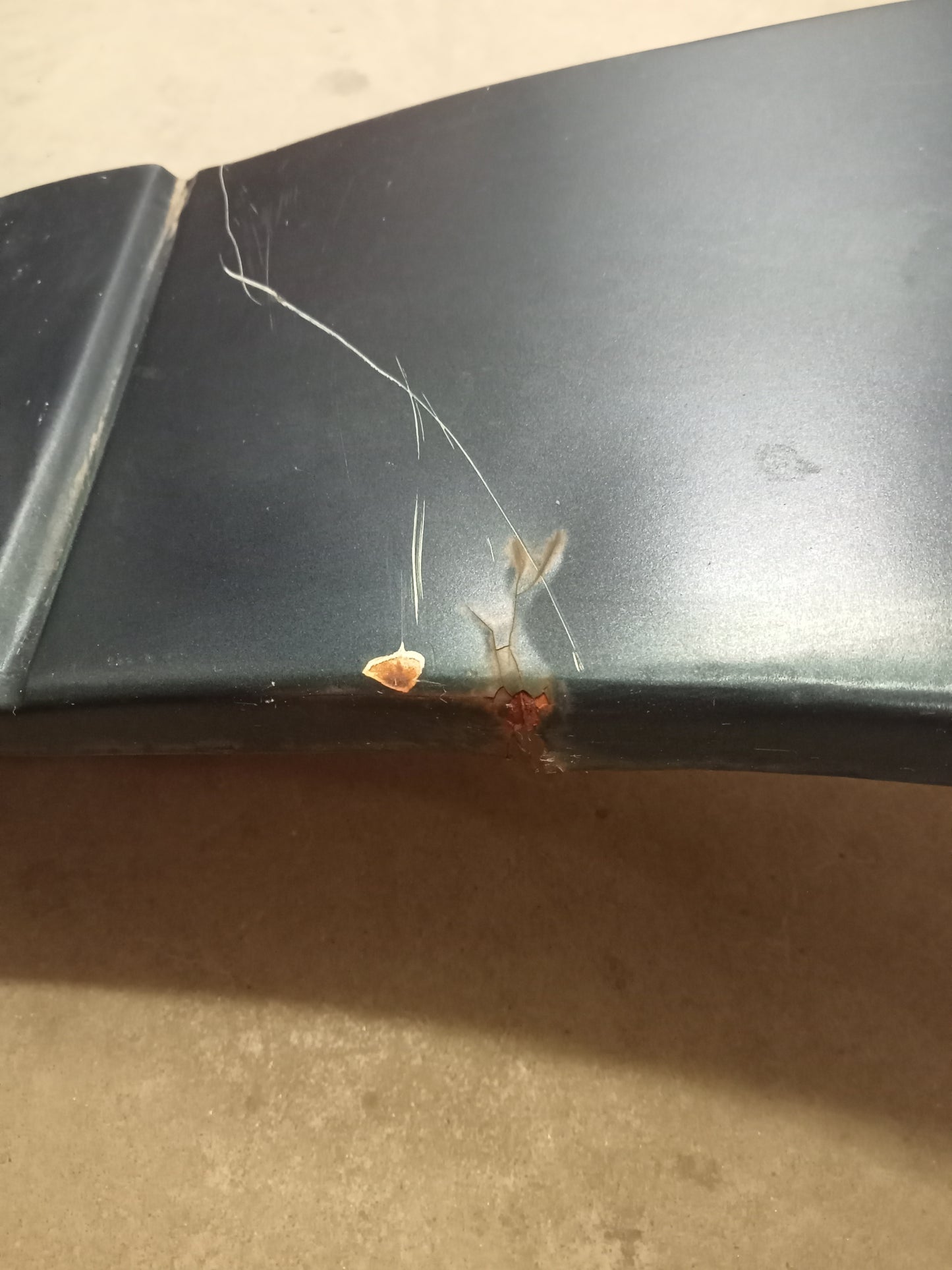 Holden VS Commodore Genuine Right Hand Front Guard Used Part