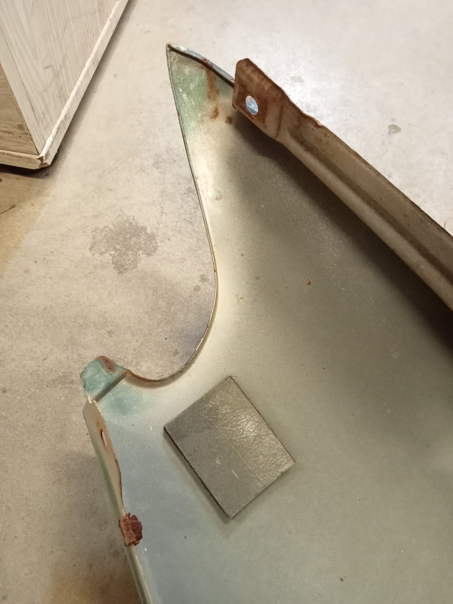 Holden VS Commodore Genuine Right Hand Front Guard Used Part