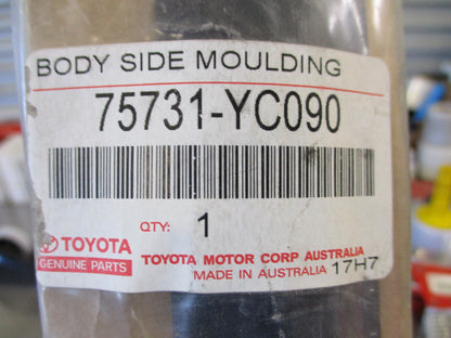 Toyota Camry Genuine Right Hand Front Door Outer Molding New Part