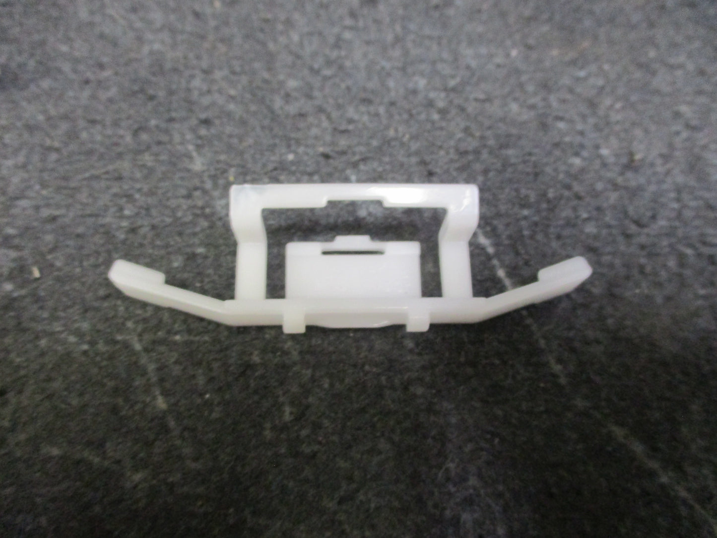 Mitsubishi Pajero Genuine Drip Rail Clip New