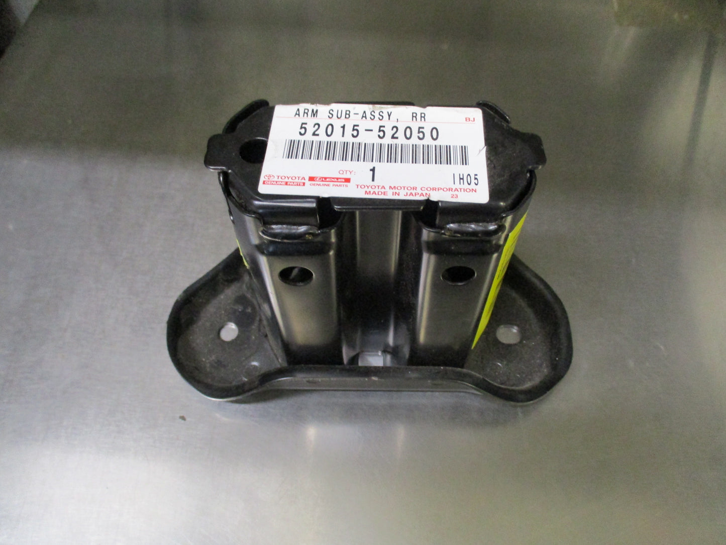 Toyota Yaris Genuine Right Rear Bumper Stay New Part