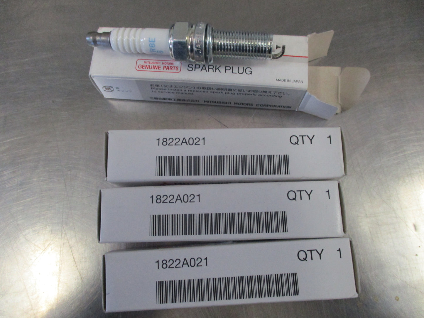 Mitsubishi Lancer Genuine Spark Plugs Set Of 4 New Part