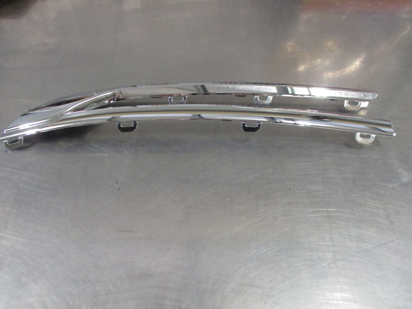 Holden Astra Genuine Right Hand Chrome Radiator Grille Trim New Part