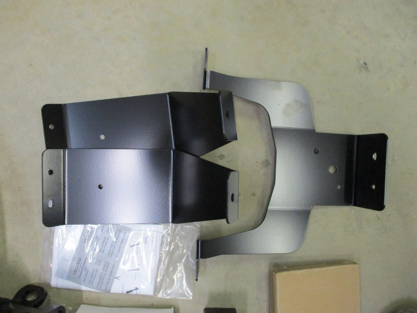 Isuzu MU-X Genuine Tow Bar Complete Kit With Instructions (No Wiring LOOM ) New Part