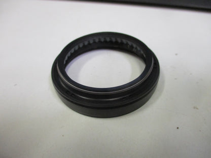 Isuzu Genuine Oil Seal Rear Transfer Case New