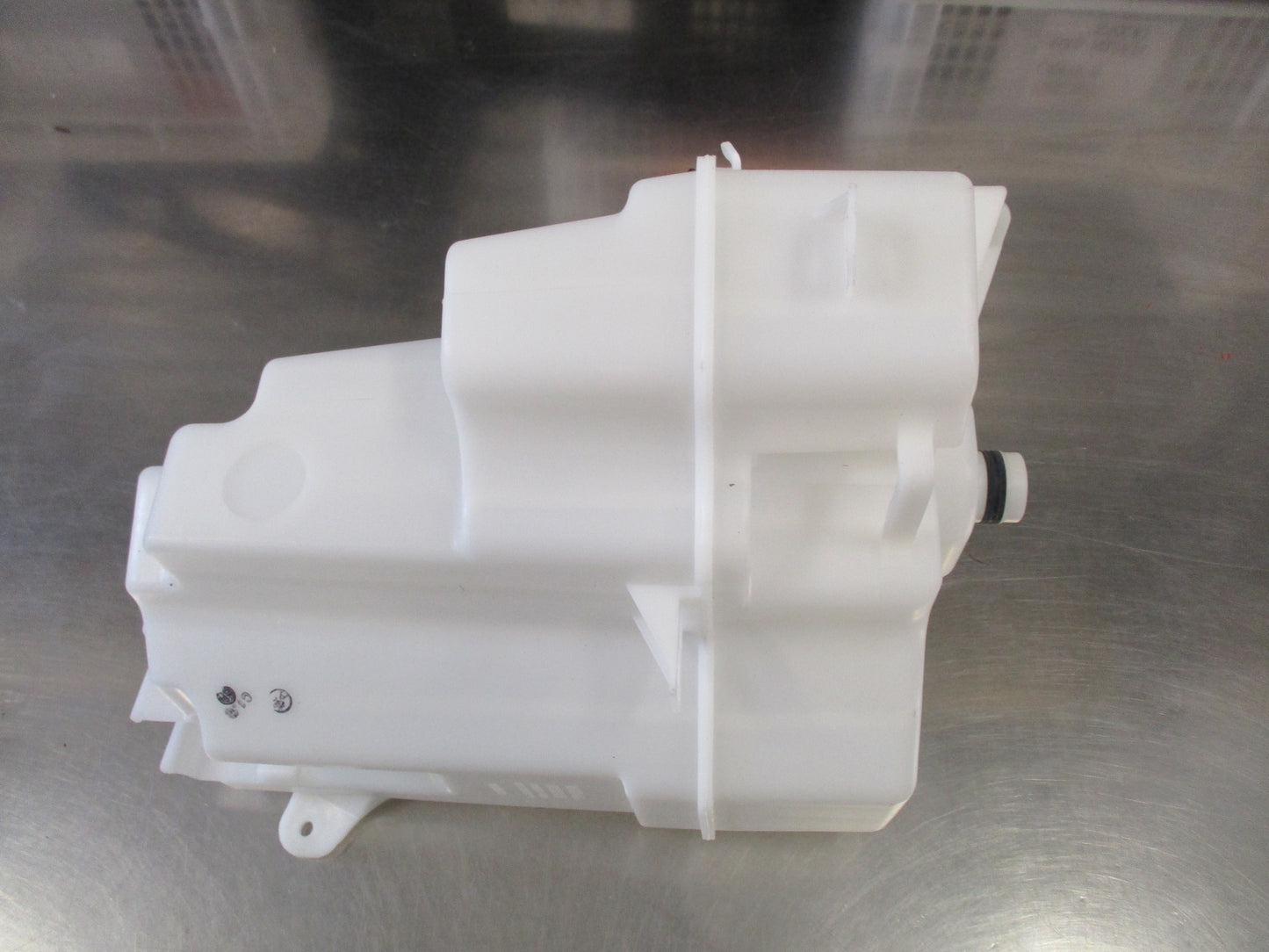 Toyota Rav4 Genuine Windscreen Washer Bottle New Part