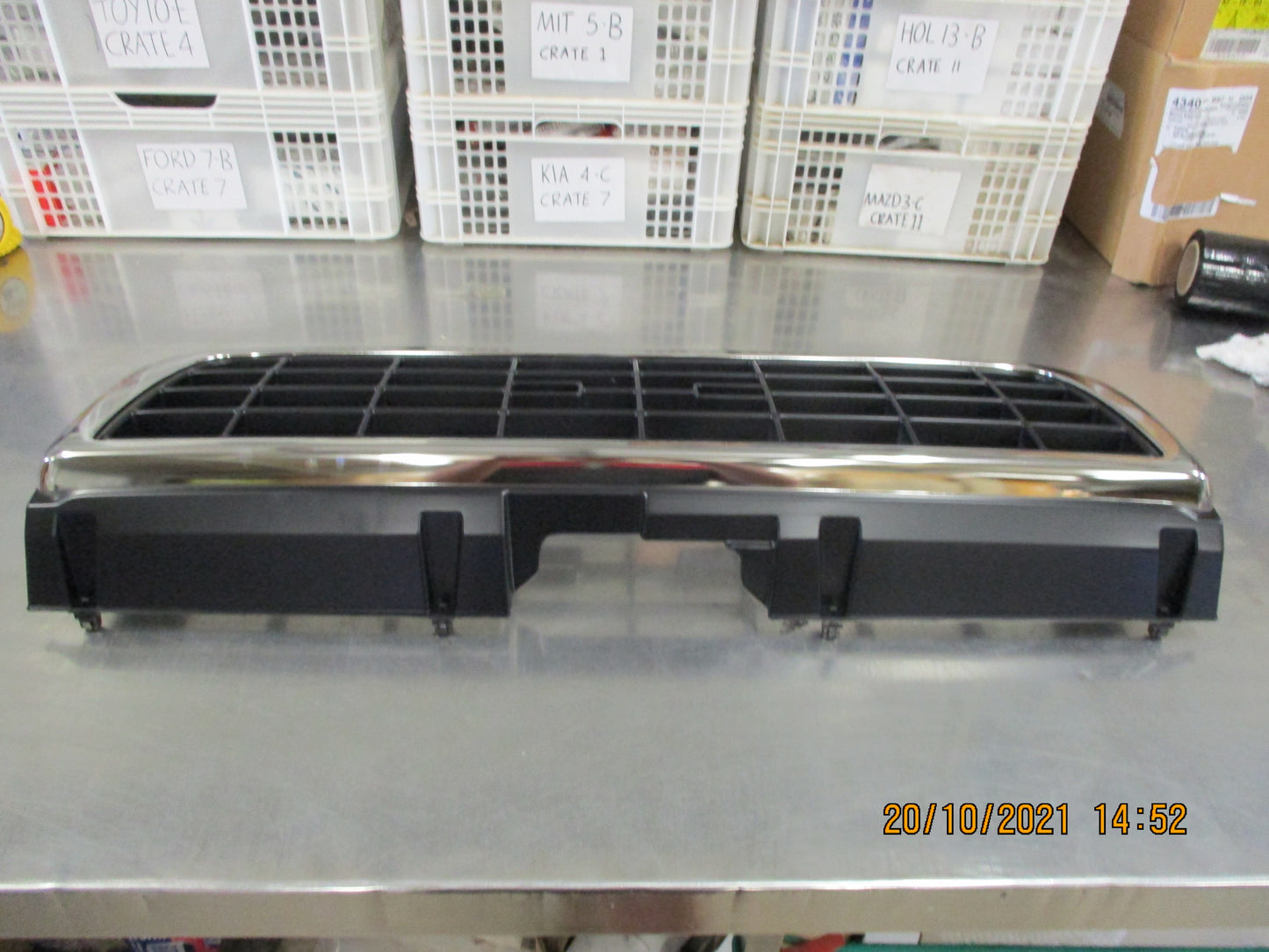 Holden Jackaroo Genuine Front Chrome Grille Assembly New Part