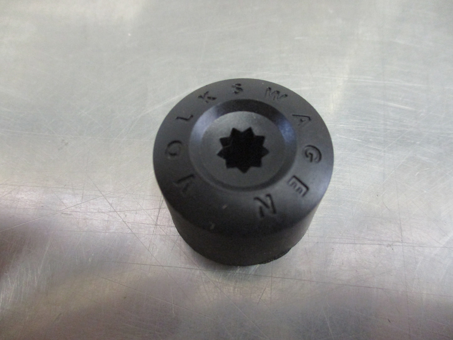 Volkswagen Golf/Beetle/Caddy/Jetta Genuine Lug Nut Cover Cap New Part