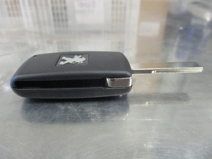 Peugeot 207SW/308SW Genuine 3 Button Transponder Remote and Key New Part