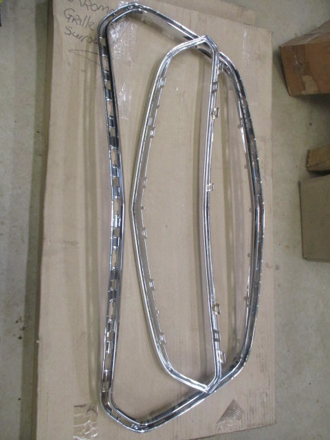 Holden VE SS Genuine Front Grille Chrome Surrounds Upper- Lower New Part