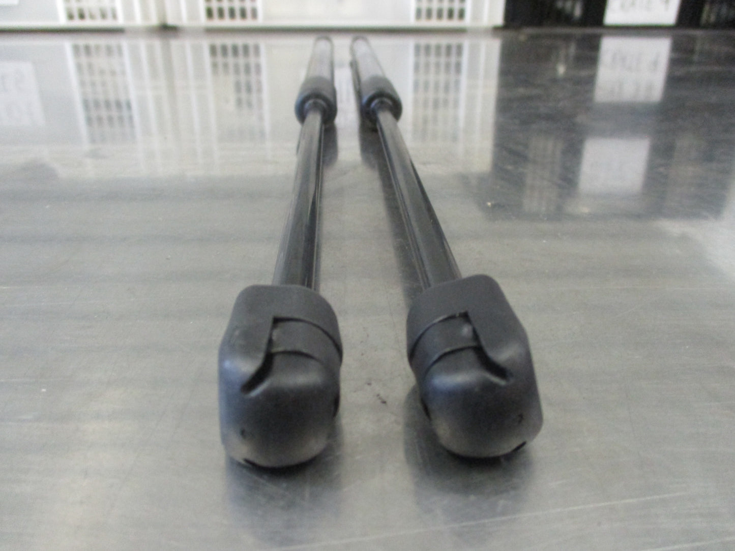 Suzuki Vitara Genuine Tailgate Lift Strut Pair New Part