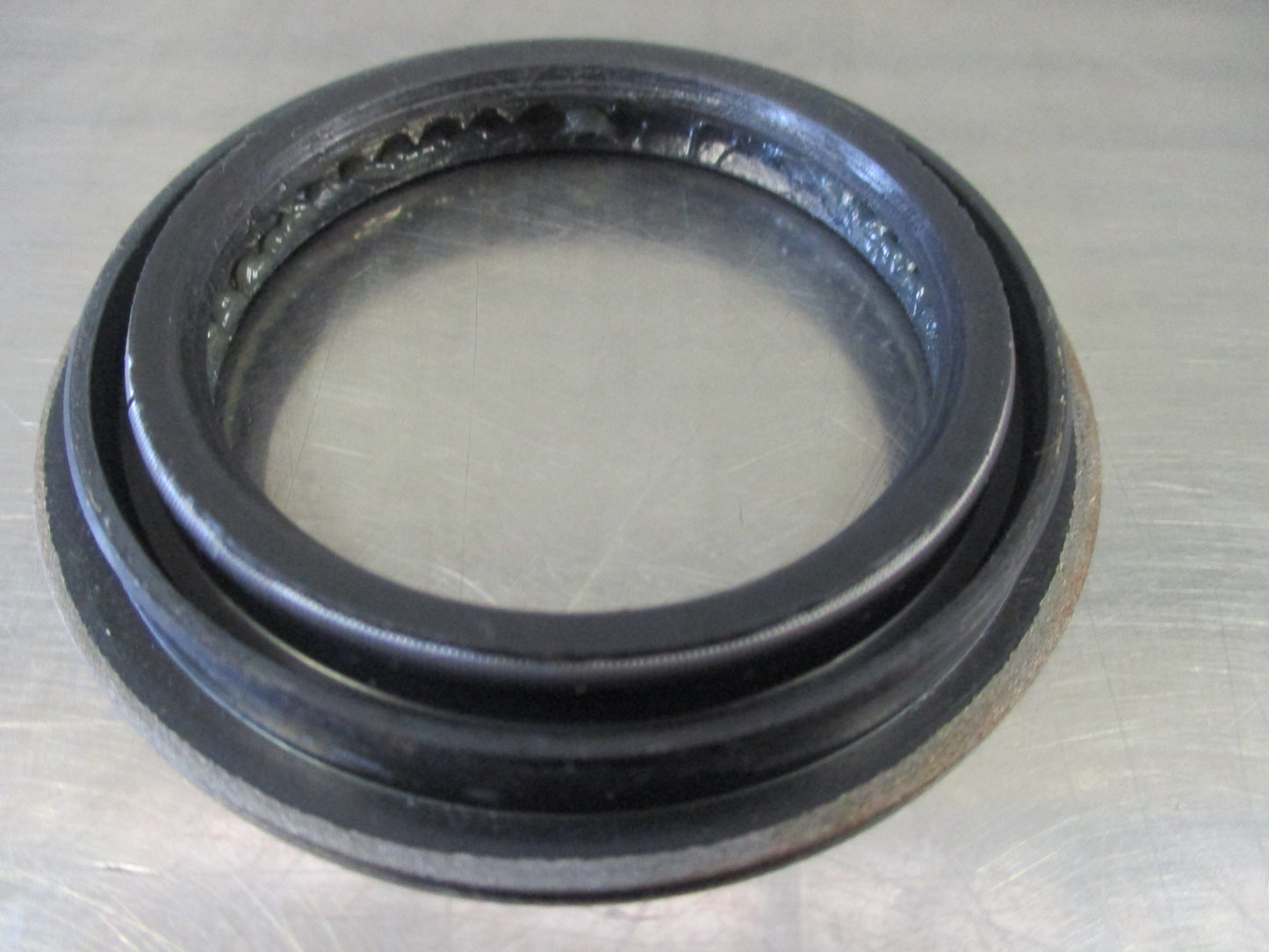 Holden Rodeo Genuine Front Wheel Oil Seal New Part