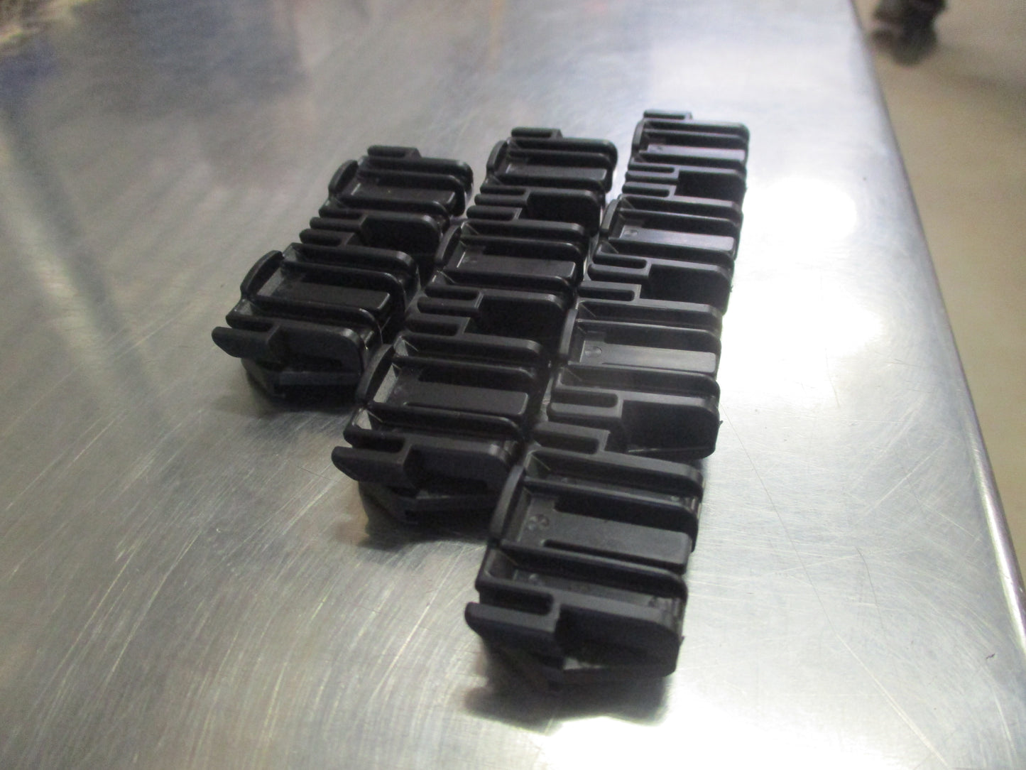 Nissan D40/D23 Navara/Maxima/Murano/Altima Genuine Front Guard Liner Clip Set of 10 New Part
