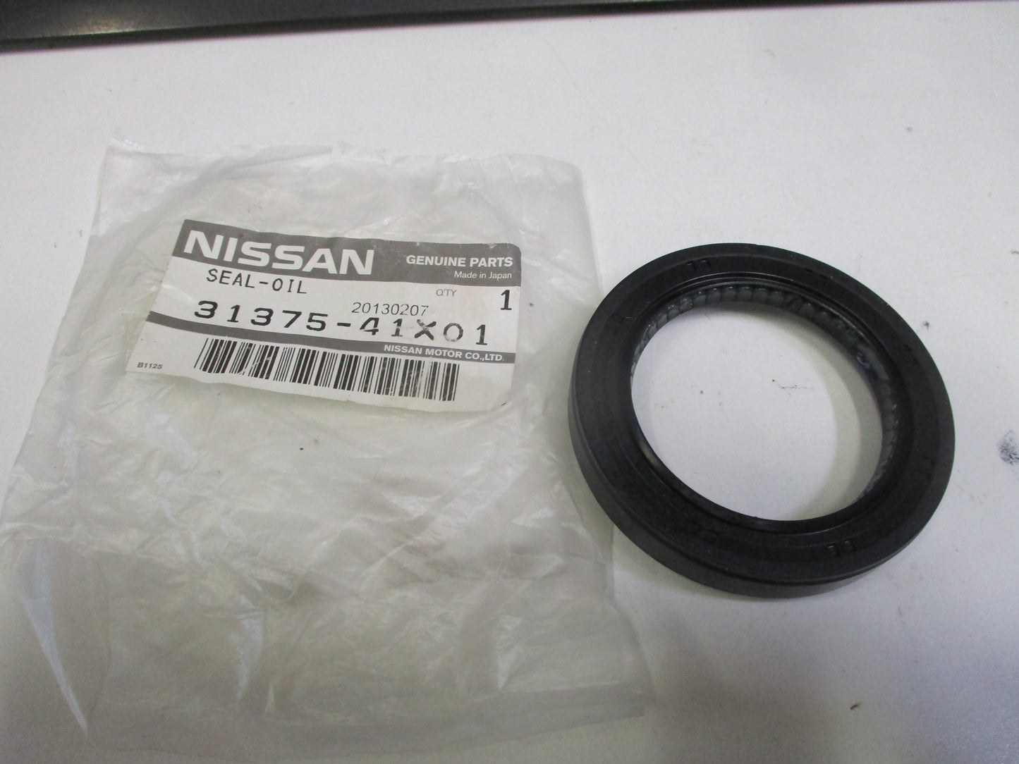Nissan Genuine Adapter Case Oil Seal New