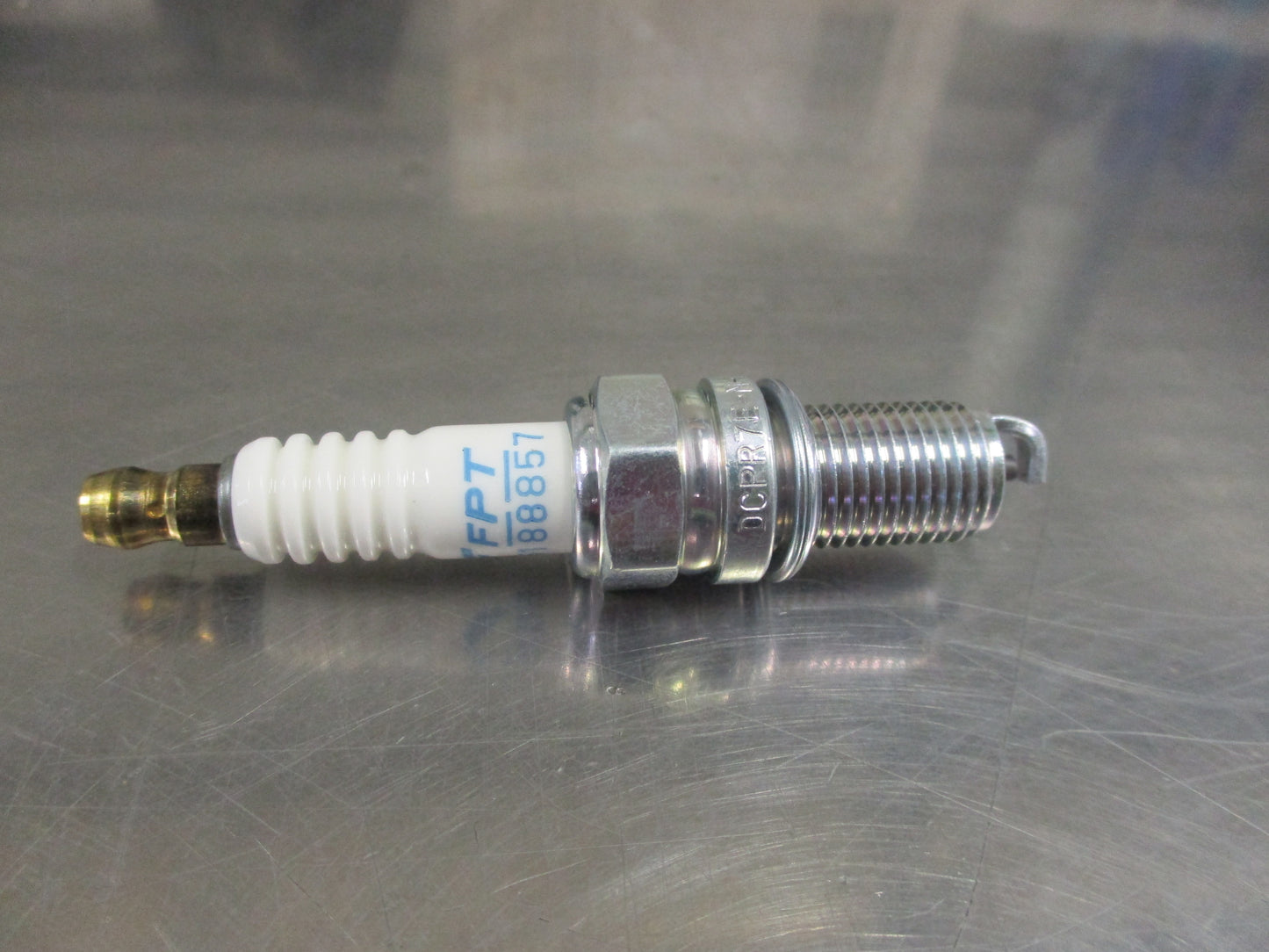 Fiat Panda/Punto/500/Alfa Romeo Mito Genuine Spark Plug New Part