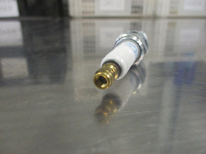 Fiat Panda/Punto/500/Alfa Romeo Mito Genuine Spark Plug New Part
