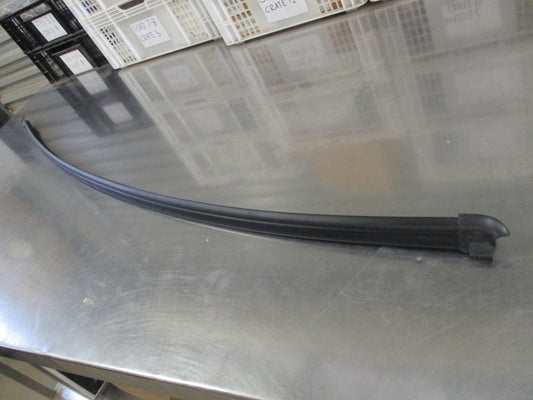Land Rover Discovery 2 Genuine Upper Windscreen Moulding New Part