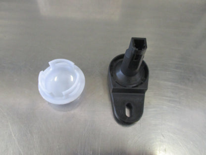 Jeep Grand Cherokee/Ram 1500/2500/3500/4500 Genuine Courtesy Lamp New Part