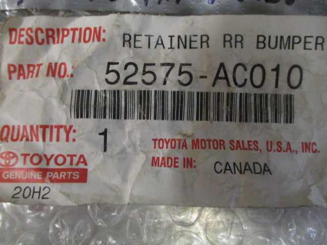 Toyota Avalon Genuine Right Hand Rear Bumper Retainer New Part