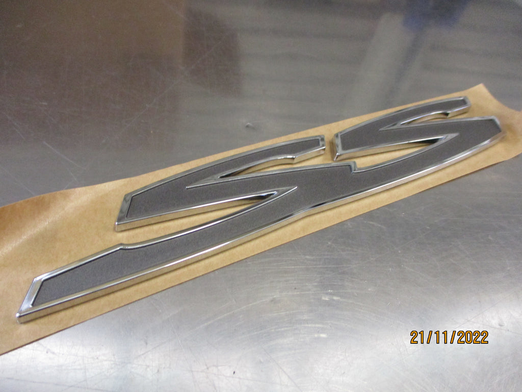 Genuine Holden Scuff Sill Plates Plain Ridged for F&R VE VF VF2 SS SSV Genuine Holden Scuff Sill Plates Plain Ridged for F&R VE VF VF2 SS SSV