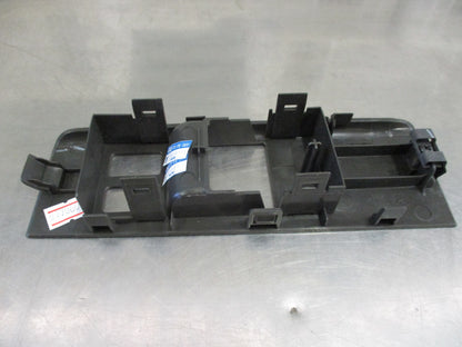 Nissan D40T Genuine Right Hand Power Window Switch Surround New Part