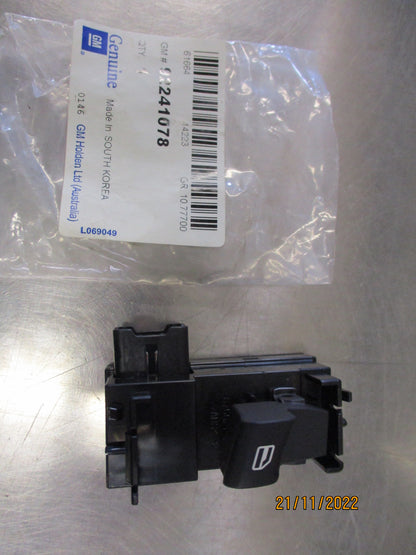 Holden Caprice Genuine Door Power Window Switch New Part