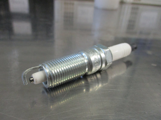 Champion Spark Plug Suits Jeep JK Wrangler/Chrysler Grand Voyager New Part