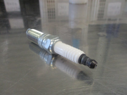 Champion Spark Plug Suits Jeep JK Wrangler/Chrysler Grand Voyager New Part