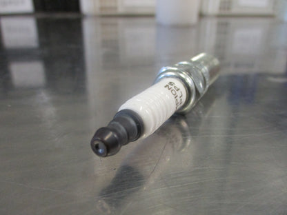 Champion Spark Plug Suits Jeep JK Wrangler/Chrysler Grand Voyager New Part