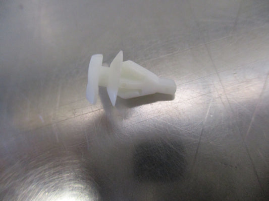Holden Colorado Genuine Front Weatherstrip Clip New Part