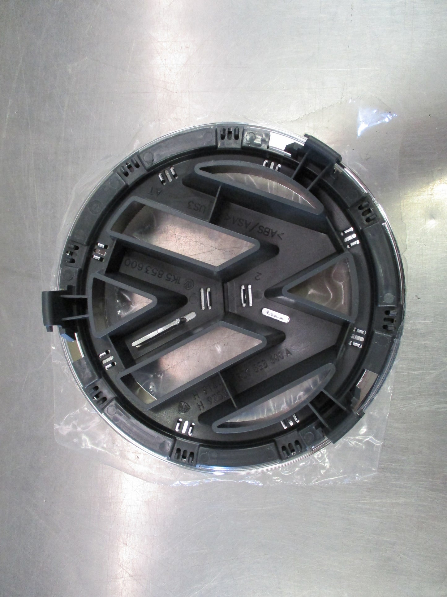 Volkswagen Tiguan/Passat CC Genuine Chrome Grille Emblem New Part