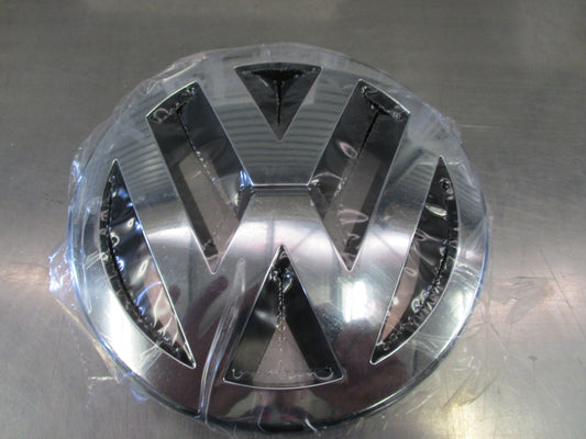 Volkswagen Passat/Touareg Genuine Front Chrome Grille Badge New Part