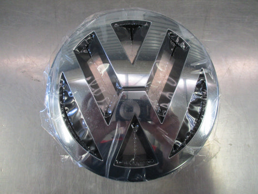 Volkswagen Passat/Touareg Genuine Front Chrome Grille Badge New Part