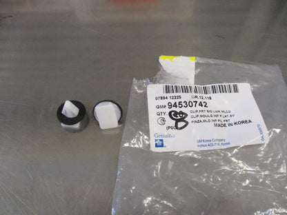 Holden Captiva/Cruze Genuine Front Fender Wheel Opening Moulding New Part (Pair of 2)
