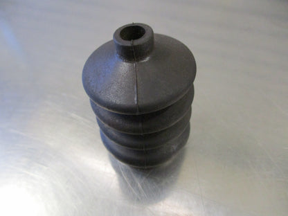 Isuzu FTR Genuine Dust Boot Cover New Part