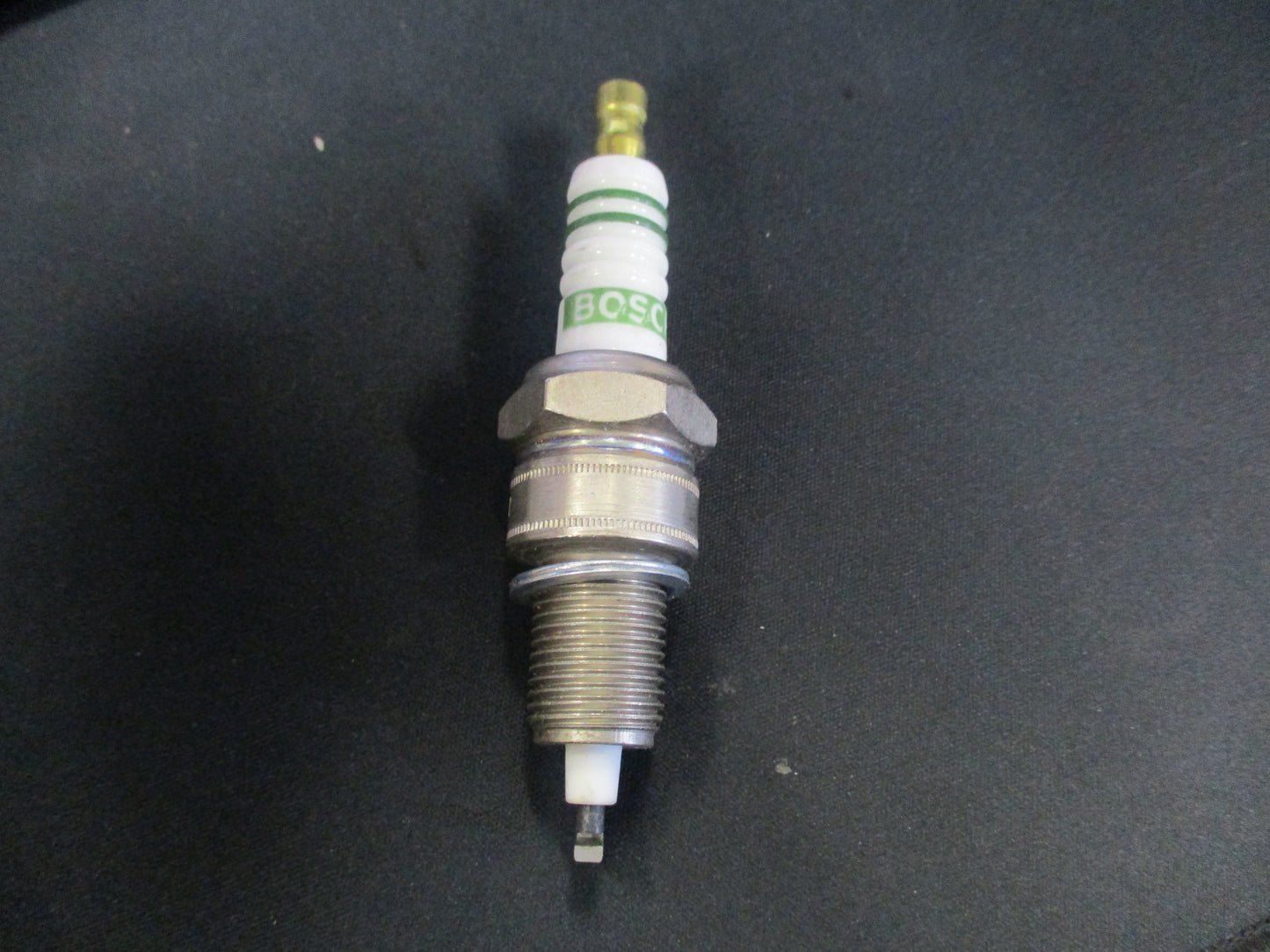 Bosch Genuine Spark Plug W7HC New