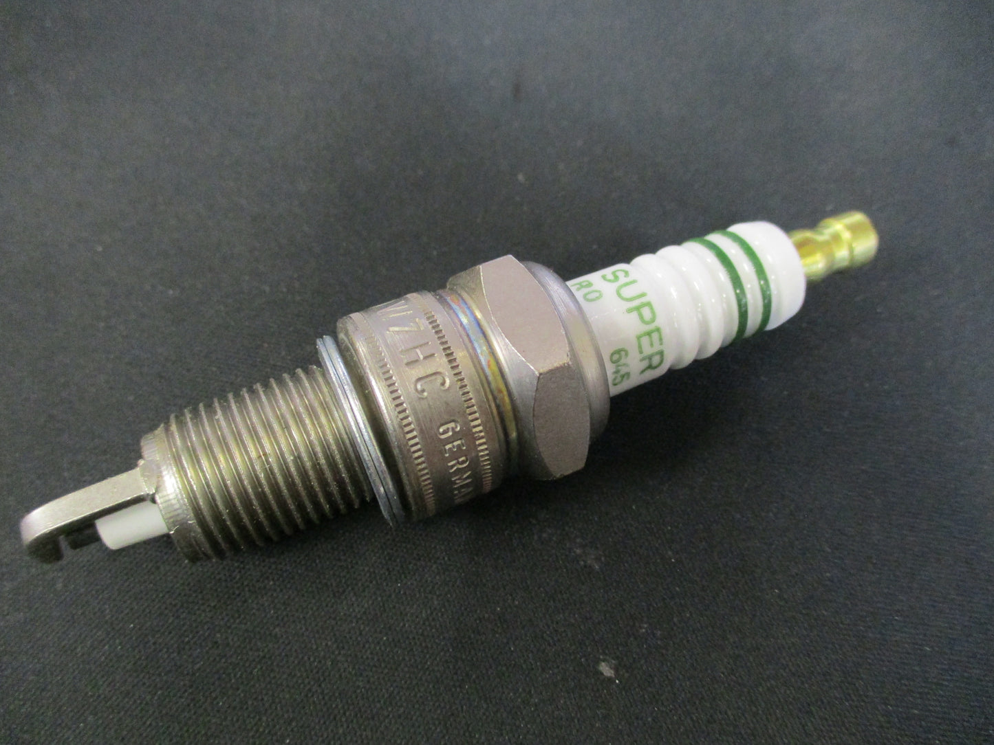 Bosch Genuine Spark Plug W7HC New